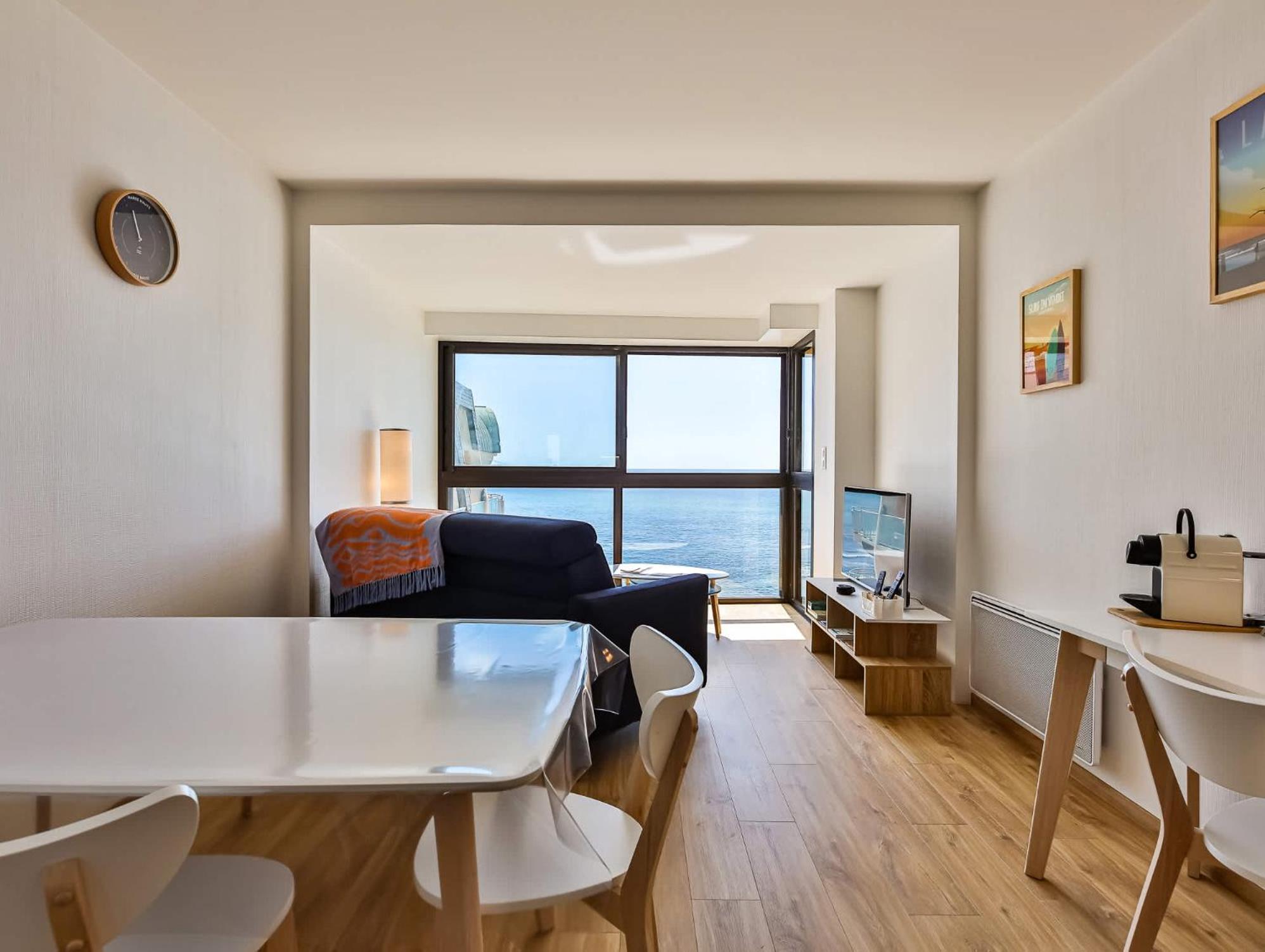 Appartement Au Pied De La Plage, Vue Imprenable Sur La Mer เลส์ซาบล์-โดล็อนน์ ภายนอก รูปภาพ